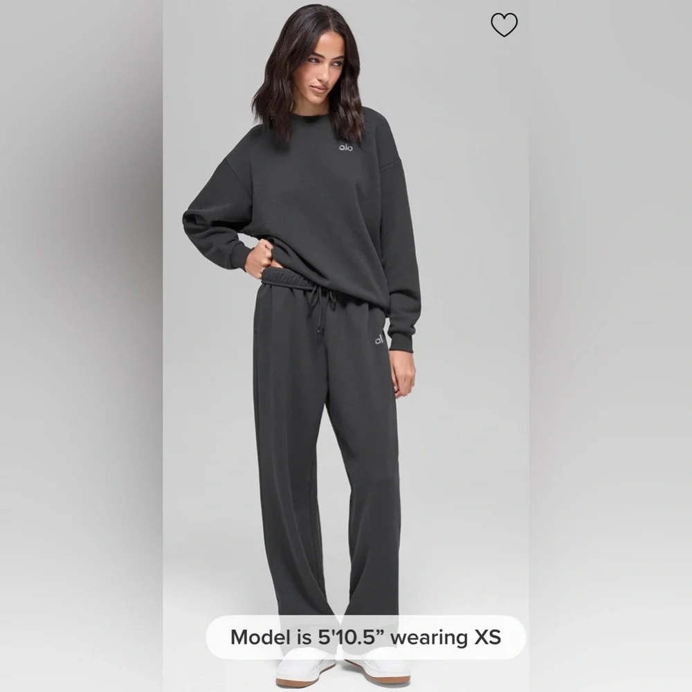 Alo Yoga NWT Accolade Straight Leg Anthracite Grey Color Size S